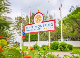 entrada camping playa montroig